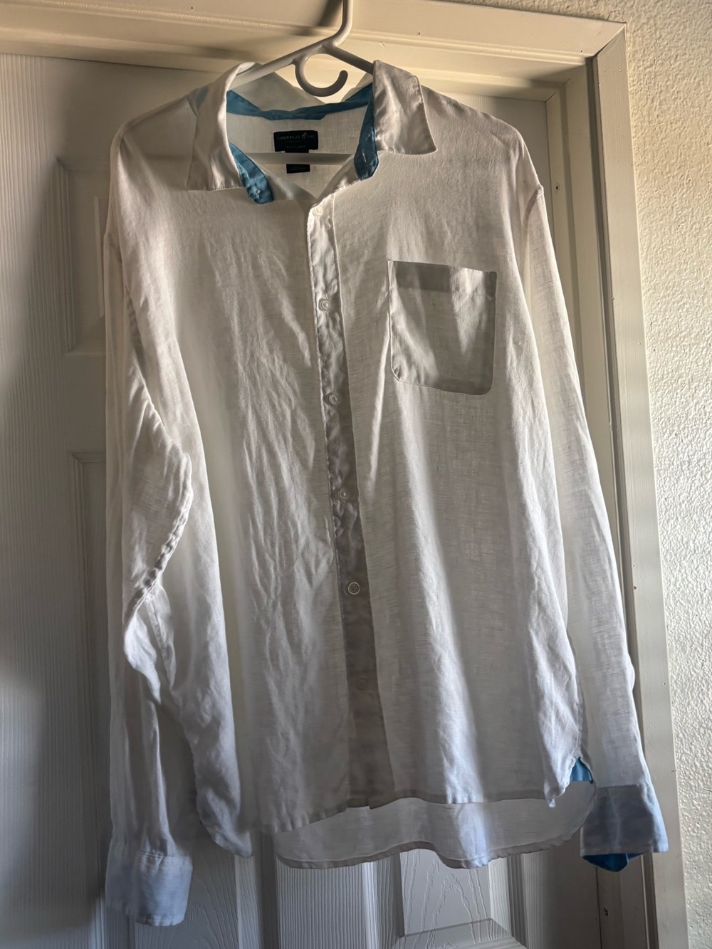 100% linen Caribbean Joe Island supply Co. men’s white button-down shirt